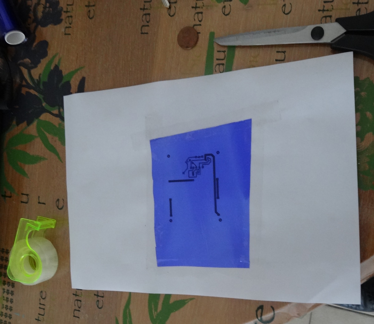 collage typon feuille